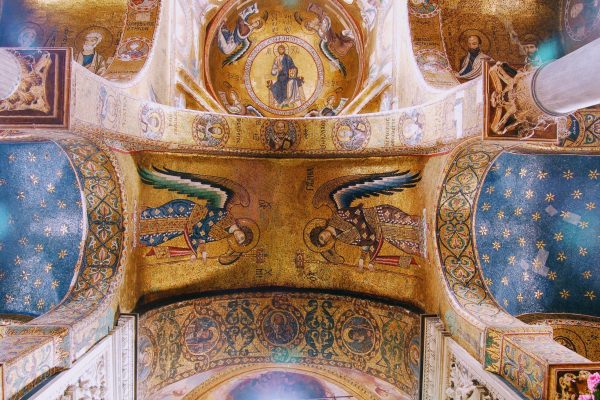 mosaici arabo-normanni nella chiesa di Santa Maria dell'Ammiraglio, nota come la Martorana, nel centro storico di Palermo
arab-norman mosaics in the church of Santa Maria dell'Ammiraglio, also known as Martorana church , in the historical center of di Palermo